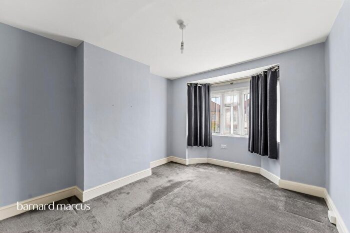 3 Bedroom End Of Terrace House For Sale In Manor Way, Mitcham, CR4