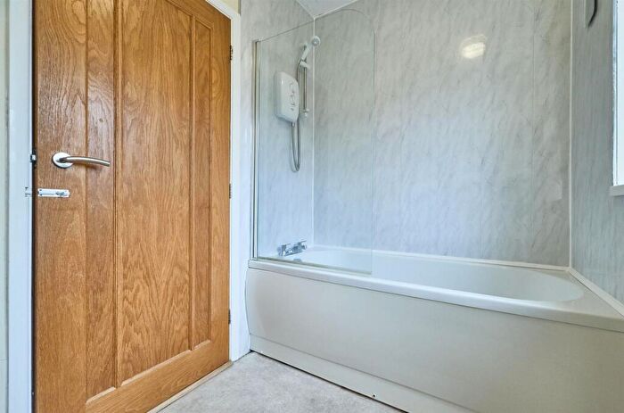 2 Bedroom Bungalow To Rent In Sharpless Road, Burbage, LE10