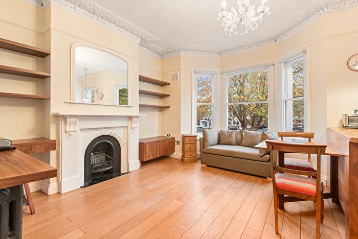 2 Bedroom Flat For Sale In Crondace Road, Parsons Green, SW6