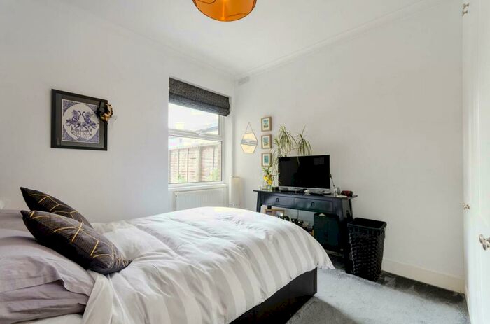 1 Bedroom Flat To Rent In Woodville Road, Thornton Heath, CR7