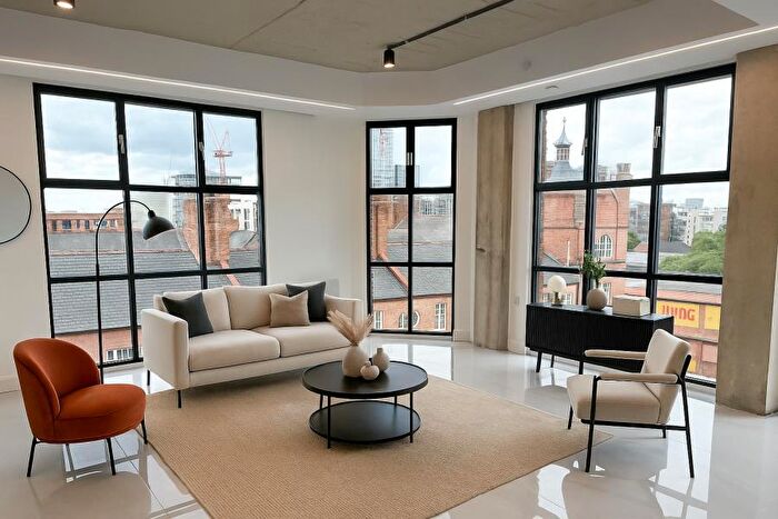 2 Bedroom Apartment To Rent In . :: One Silk Street, M4