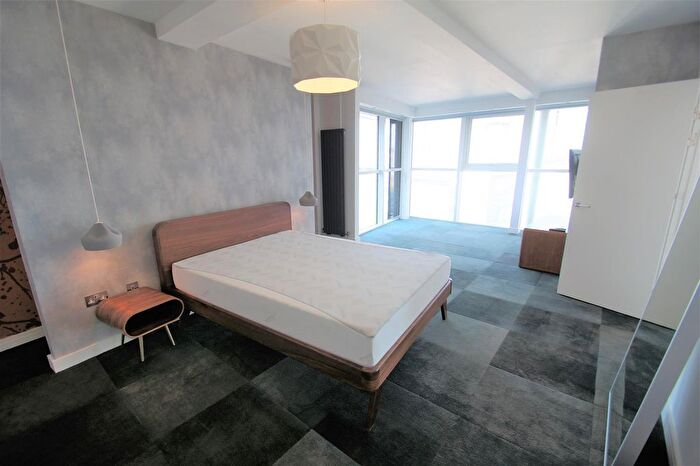 3 Bedroom Flat To Rent In St. Marys Parsonage, Manchester, M3