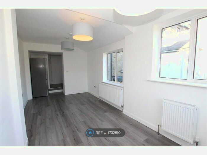1 Bedroom Flat To Rent In Wickham Lane, London, SE2