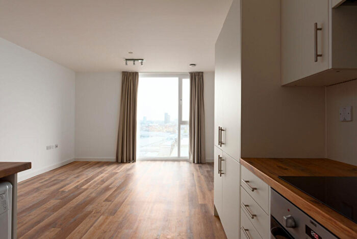 1 Bedroom Flat To Rent In The Wullcomb, Highcross Street, Leicester, LE1