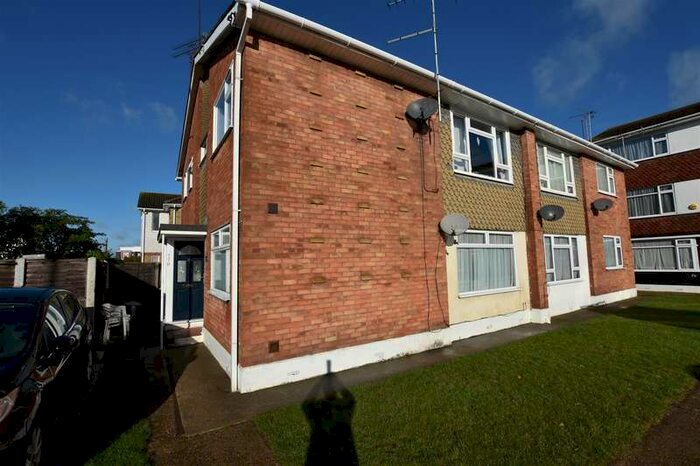 2 Bedroom Flat To Rent In High Street, Canvey Island, SS8