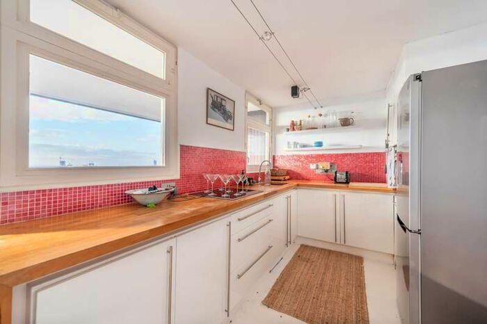 3 Bedroom Maisonette Flat To Rent In Golborne Road, Portobello, W10