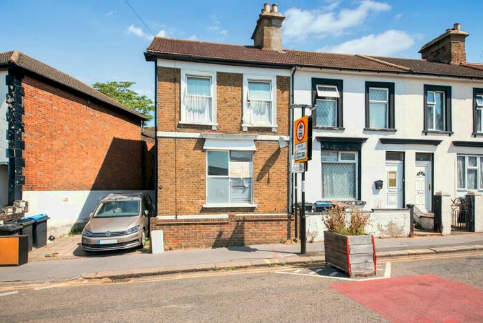 4 Bedroom House To Rent In Derby Road, Croydon, CR0