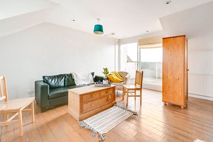 3 Bedroom Detached House To Rent In North Villas, Camden Square, London, NW1