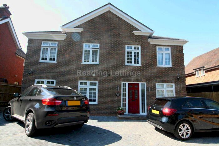 14 Bedroom Detached House To Rent In Shinfield Road, Reading, RG2