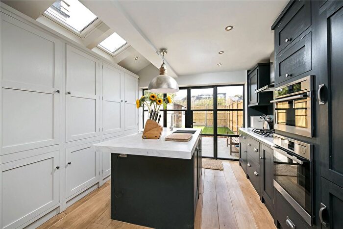 3 Bedroom Terraced House For Sale In Chertsey Road, St Margarets, Twickenham, TW1