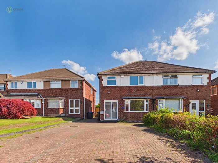 3 Bedroom Semi Detached House For Sale In Highland Road, Great Barr, Birmingham, B43
