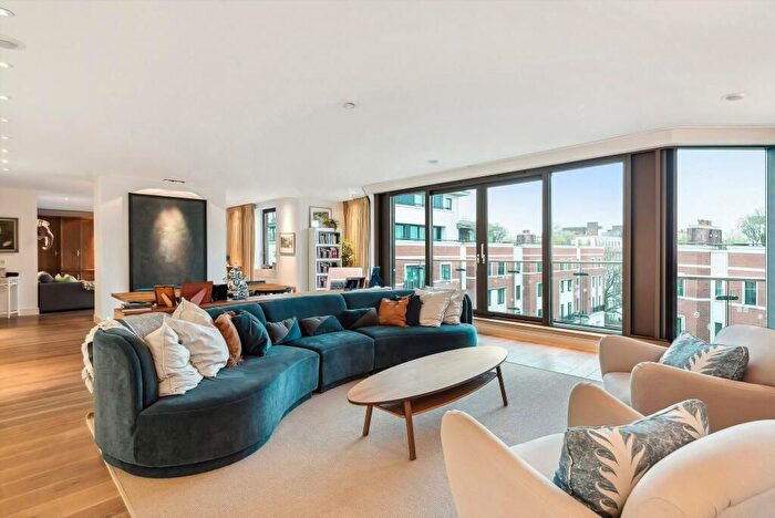 3 Bedroom Flat To Rent In Thornwood Lodge, Thornwood Gardens, W8