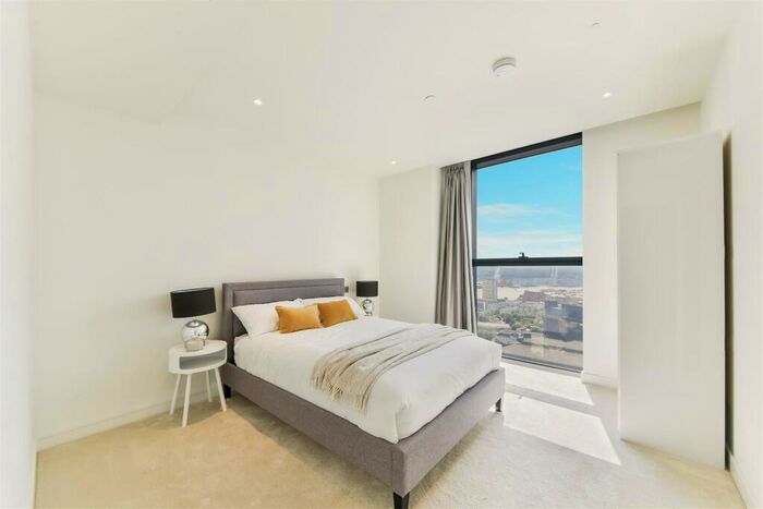 2 Bedroom Apartment To Rent In Hampton Tower - Th Floor, Canary Wharf, E14