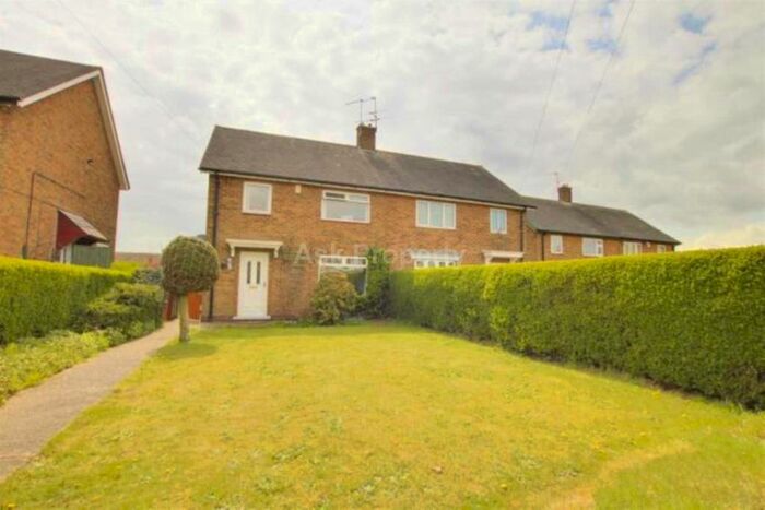 3 Bedroom Semi-Detached House To Rent In Beckhampton Road, Nottingham NG5