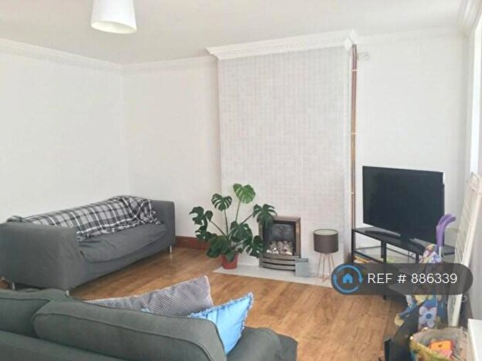 2 Bedroom Maisonette To Rent In Lawn Terrace, London, SE3