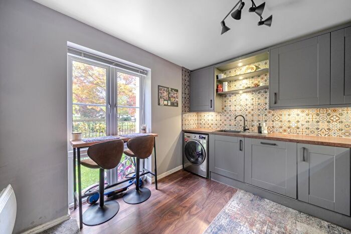 3 Bedroom Flat To Rent In Trevelyan Court, Windsor, SL4