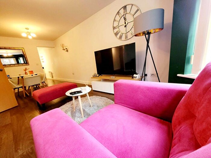 2 Bedroom Flat To Rent In Brattice Drive, Swinton, M27