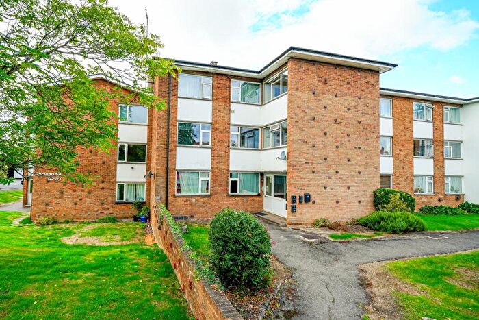 2 Bedroom Apartment For Sale In Springfield Court, Leighton Buzzard, LU7