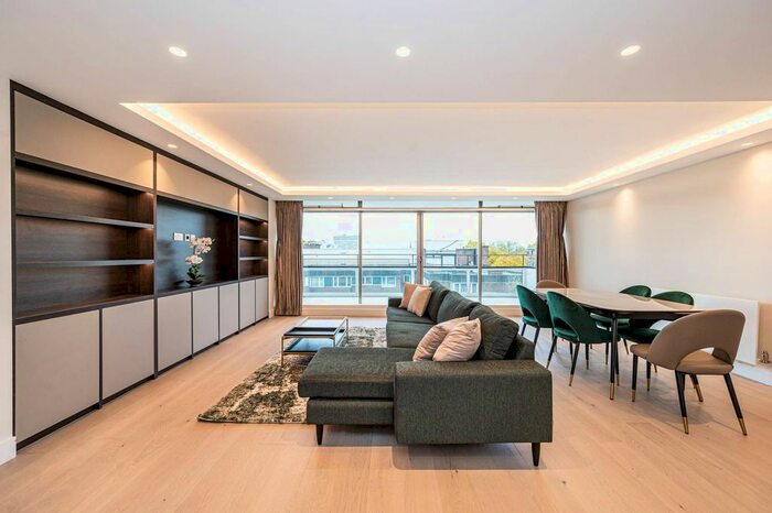 2 Bedroom Flat To Rent In The Quadrangle, Hyde Park Estate, London, W2