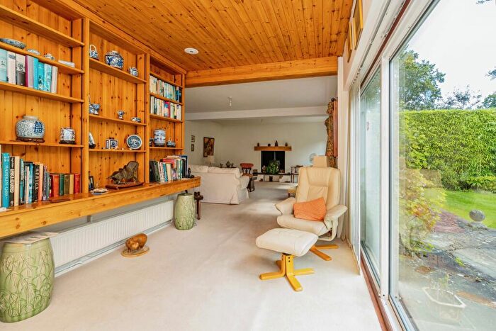 4 Bedroom Detached House For Sale In Dartnell Avenue, West Byfleet, Surrey, KT14
