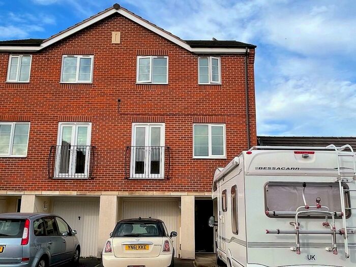 3 Bedroom Semi-Detached House To Rent In Victor Ave, LE13