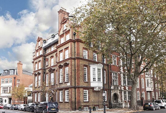 1 Bedroom Flat To Rent In Chelsea Embankment, London, SW3