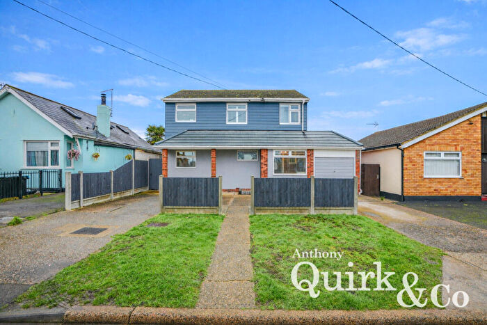 3 Bedroom Detached House For Sale In Thielen Road, Canvey Island, SS8