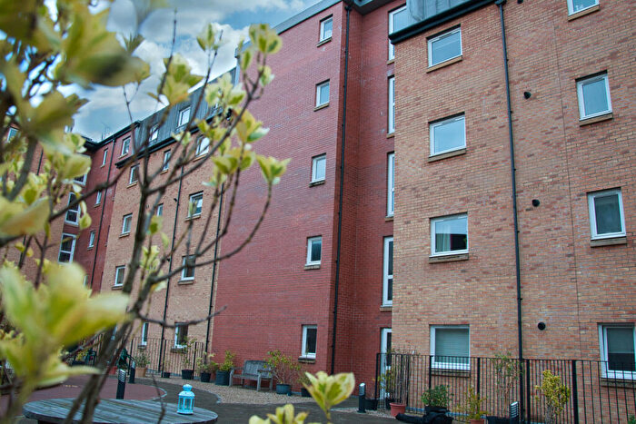 2 Bedroom Flat For Sale In Queen Margaret Drive, G20