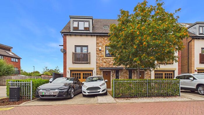 3 Bedroom Semi-Detached House For Sale In Beluga Close, Peterborough, PE2