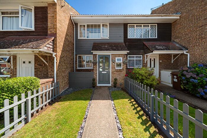 2 Bedroom Terraced House For Sale In Clandon Road, Chatham, Kent, ME5