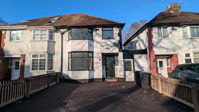 3 Bedroom Semi Detached House To Rent In Grosvenor Road, Handsworth, Birmingham, West Midlands, B20