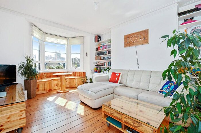 1 Bedroom Flat To Rent In Quested Court, Brett Road, London, E8