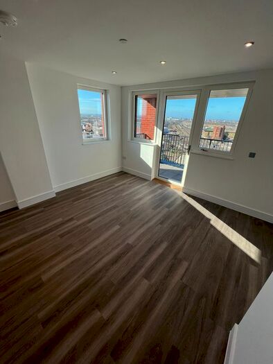 1 Bedroom Flat To Rent In Healum Avenue, Southall UB2