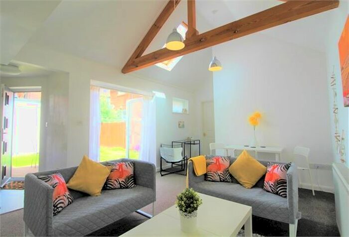 2 Bedroom Bungalow To Rent In Chapel Hill, Exmouth, Exmouth, EX8