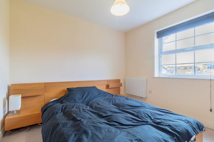 2 Bedroom Flat To Rent In Colebrook House, Ashville Way, Wokingham, RG41
