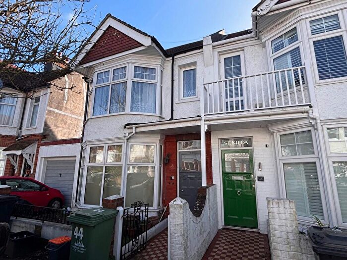 2 Bedroom Flat To Rent In Lyndhurst Road, Hove, East Sussex, BN3