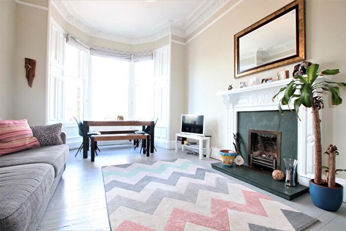 2 Bedroom Apartment To Rent In Viewforth, Edinburgh, EH10