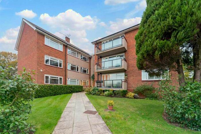 2 Bedroom Apartment To Rent In Knowl Park, Elstree, Borehamwood, WD6