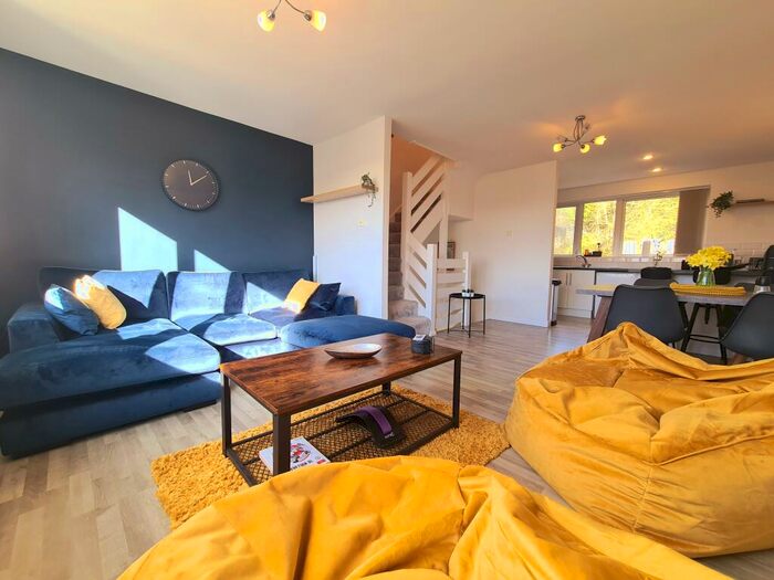 3 Bedroom Town House To Rent In Hillbrow Road, Bromley, BR1