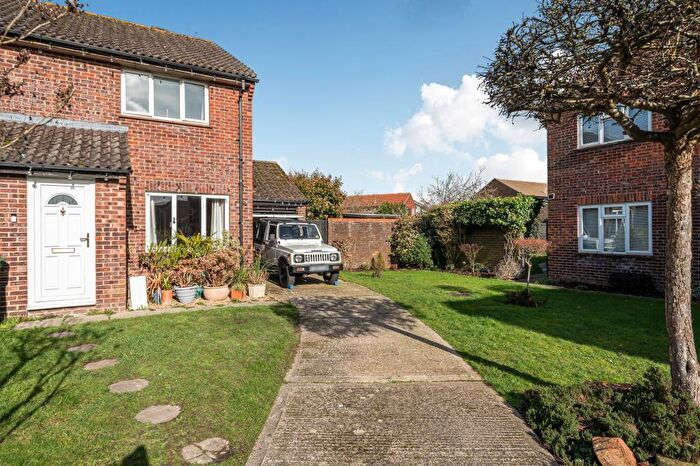2 Bedroom Semi Detached House To Rent In Wenlock Way, Thatcham, RG19