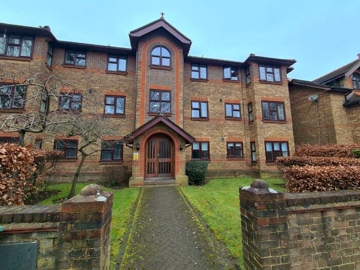 1 Bedroom Flat To Rent In Overton Road, South Sutton, Surrey, SM2