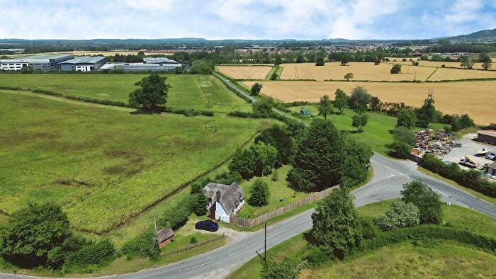 3 Bedroom Detached House For Sale In Haresfield, Stonehouse, GL10