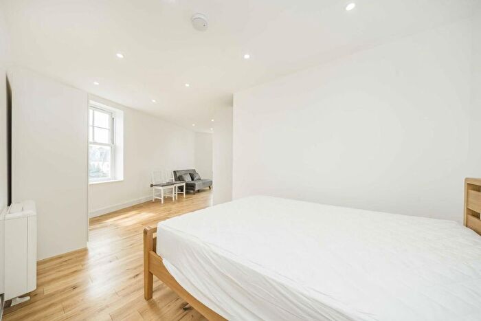 Studio To Rent In Haydons Road, Haydon's Road, SW19