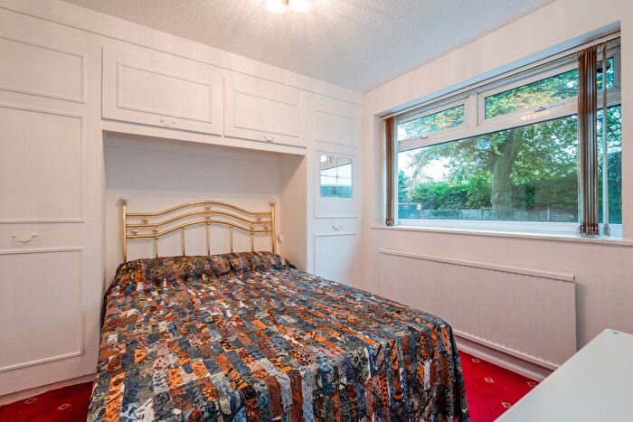 2 Bedroom Flat For Sale In Limefield Road, Salford, M7