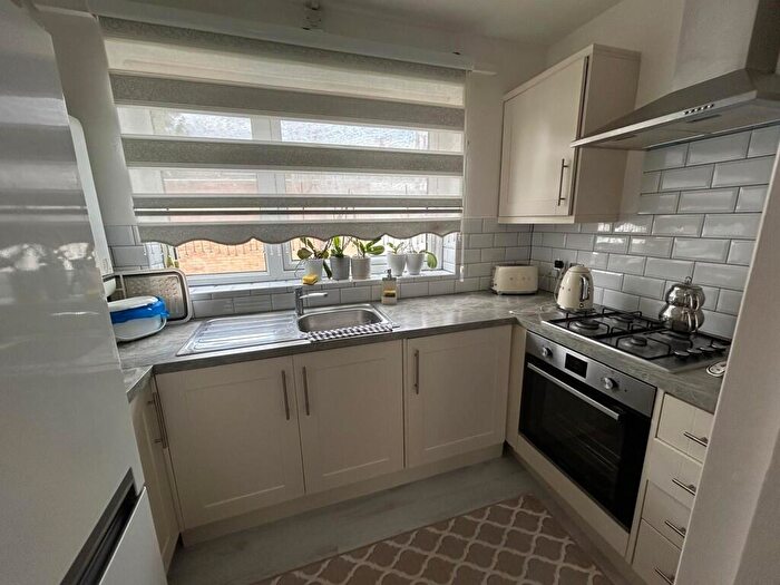 1 Bedroom Flat To Rent In Vyner Court, Hackney, London, E5