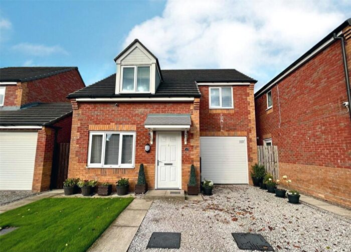 3 Bedroom Detached House For Sale In Mackeson Drive, Ashton-under-Lyne, Greater Manchester, OL6