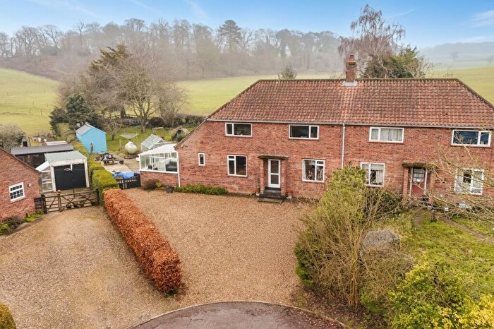 4 Bedroom Semi-Detached House For Sale In Old Church Close, Caistor St. Edmund, Norwich, NR14