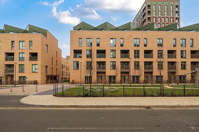 3 Bedroom Apartment To Rent In Anchors Point, Gallions Reach, E16