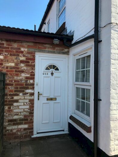 2 Bedroom Flat To Rent In Kings Road, Farncombe, GU7