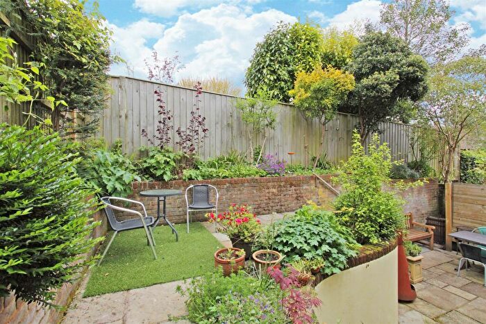 3 Bedroom Semi-Detached House For Sale In Queenswood Road, Broughton, Stockbridge, SO20